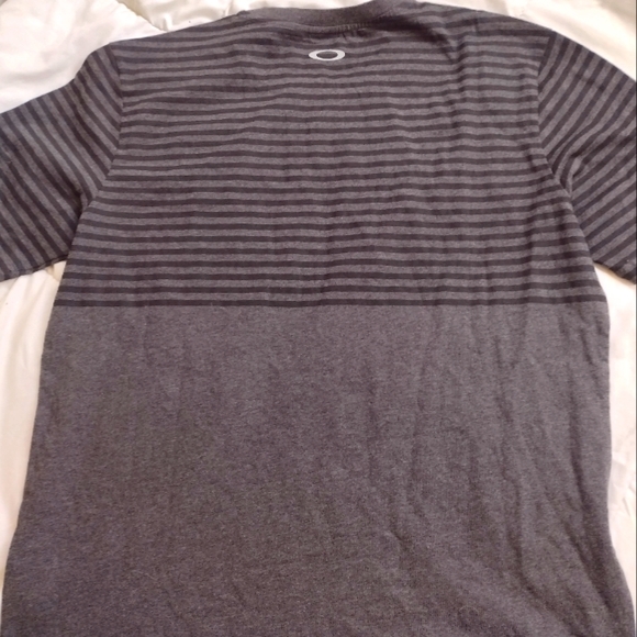 NWT Oakley Custom Fit Short Sleeve Tee Size Large - Picture 2 of 3